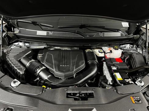 Used 2024 GMC Acadia Denali FWD image 9