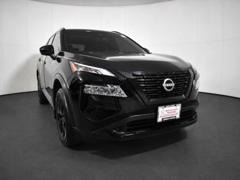 Certified 2023 Nissan Rogue SV w/ SV Premium B Package AWD/4WD image 3