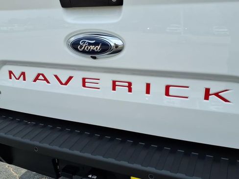 Used 2024 Ford Maverick Lariat image 11