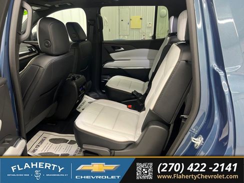 Used 2025 Chevrolet Traverse High Country FWD image 11