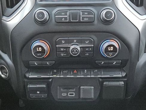 Used 2019 Chevrolet Silverado 1500 LT w/ Texas Edition RWD image 17