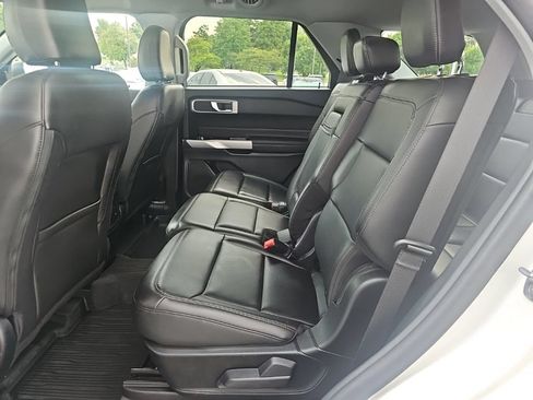 Used 2024 Ford Explorer XLT w/ Equipment Group 202A AWD/4WD image 11