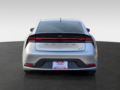 Used 2024 Toyota Prius LE image 5