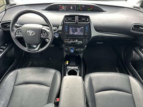 Used 2019 Toyota Prius XLE image 12