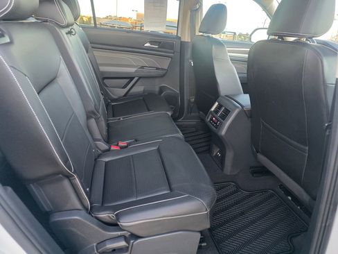 Used 2023 Volkswagen Atlas SE image 28