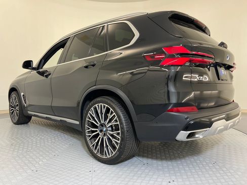 Used 2026 BMW X5 sDrive40i image 3