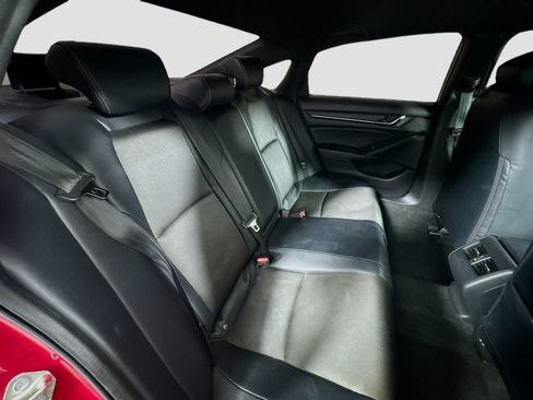 Used 2018 Honda Accord Sport image 28