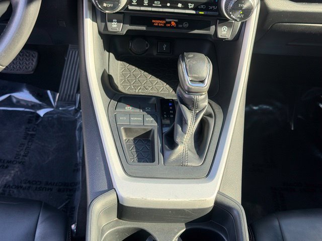 Used 2020 Toyota RAV4 XLE Premium FWD image 18