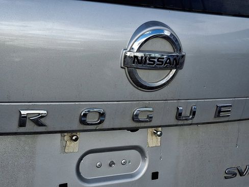 Used 2021 Nissan Rogue SV image 30