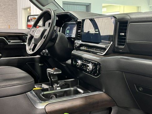 Certified 2023 GMC Sierra 1500 SLT w/ SLT Premium Package AWD/4WD image 11