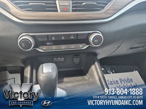 Used 2025 Nissan Altima 2.5 SV FWD image 18