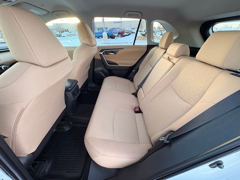 Used 2025 Toyota RAV4 XLE AWD/4WD image 28