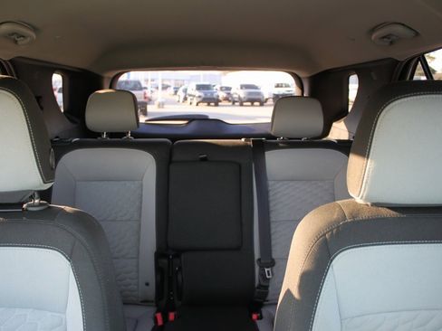 Used 2018 Chevrolet Equinox LT image 16