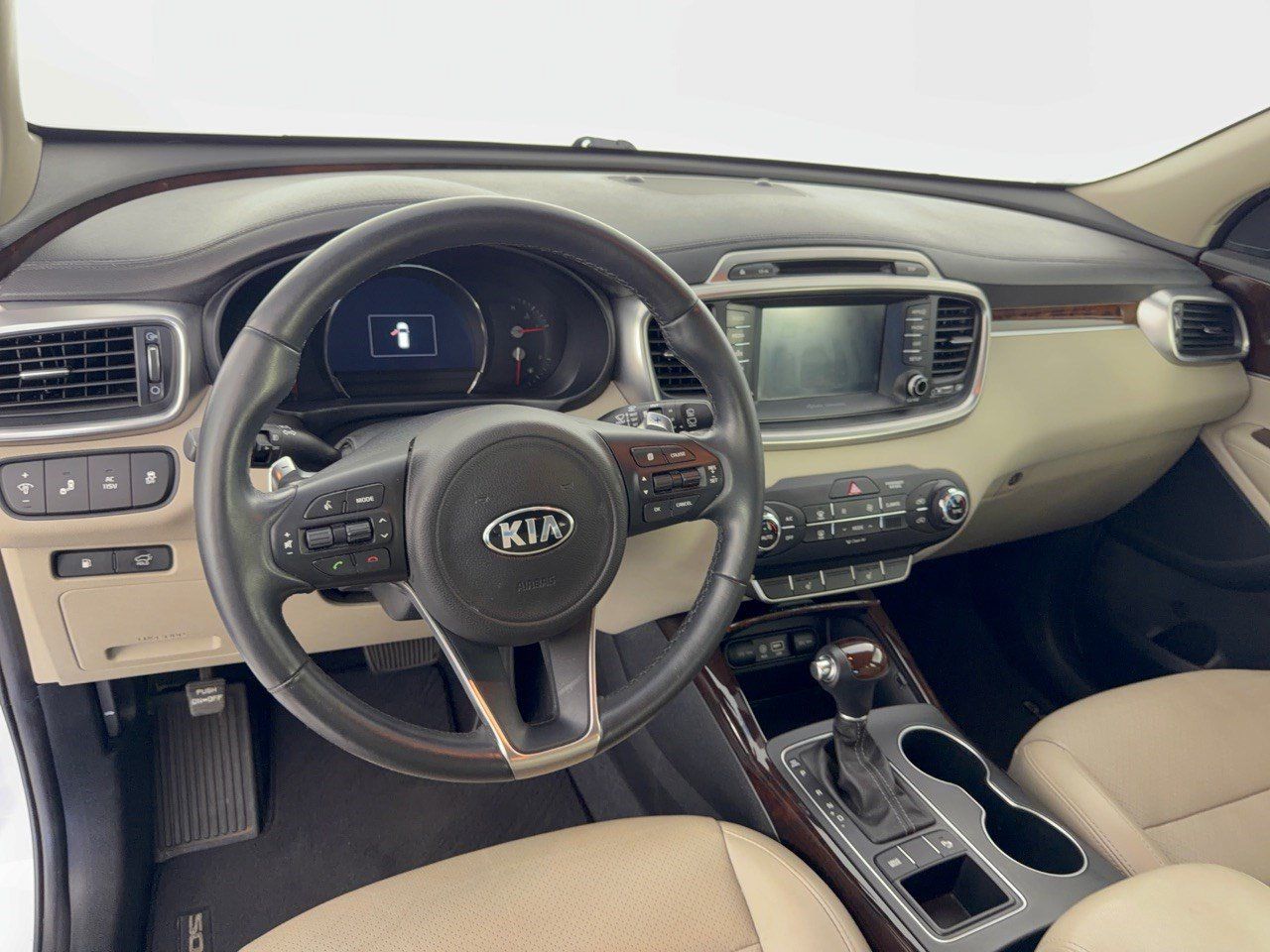 Used 2017 Kia Sorento EX w/ EX Premium Package FWD image 4