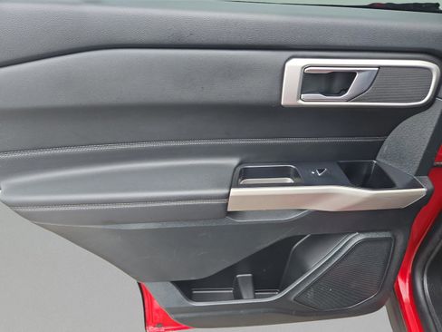 Used 2023 Ford Explorer XLT w/ Equipment Group 202A image 16