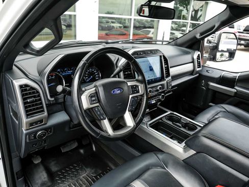 Used 2022 Ford F350 Platinum AWD/4WD image 3