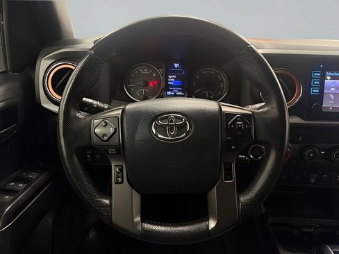 Used 2019 Toyota Tacoma TRD Sport w/ Technology Package AWD/4WD image 33