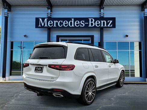 New 2026 Mercedes-Benz GLS 580 4MATIC image 6