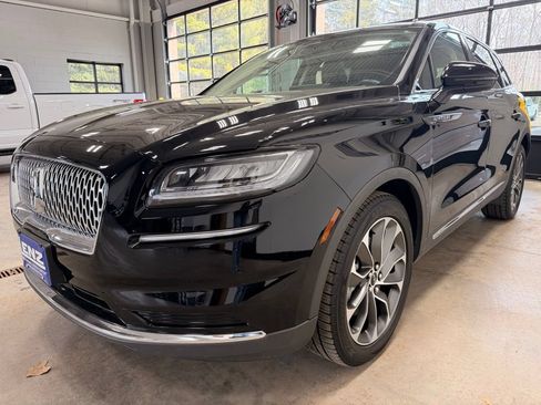 Used 2023 Lincoln Nautilus Reserve AWD/4WD image 4