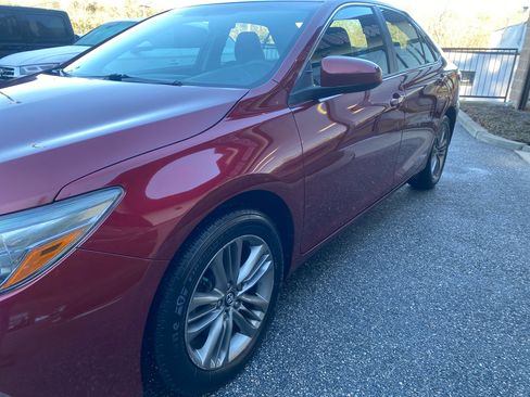 Used 2017 Toyota Camry SE image 31