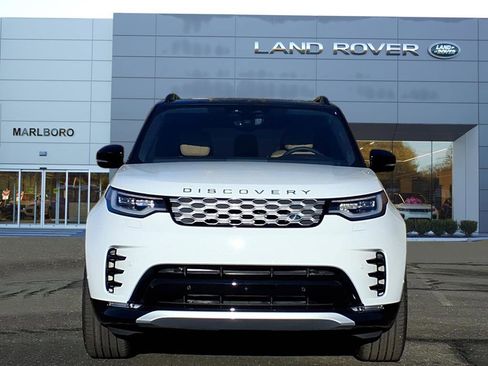 New 2026 Land Rover Discovery Limited Edition image 8