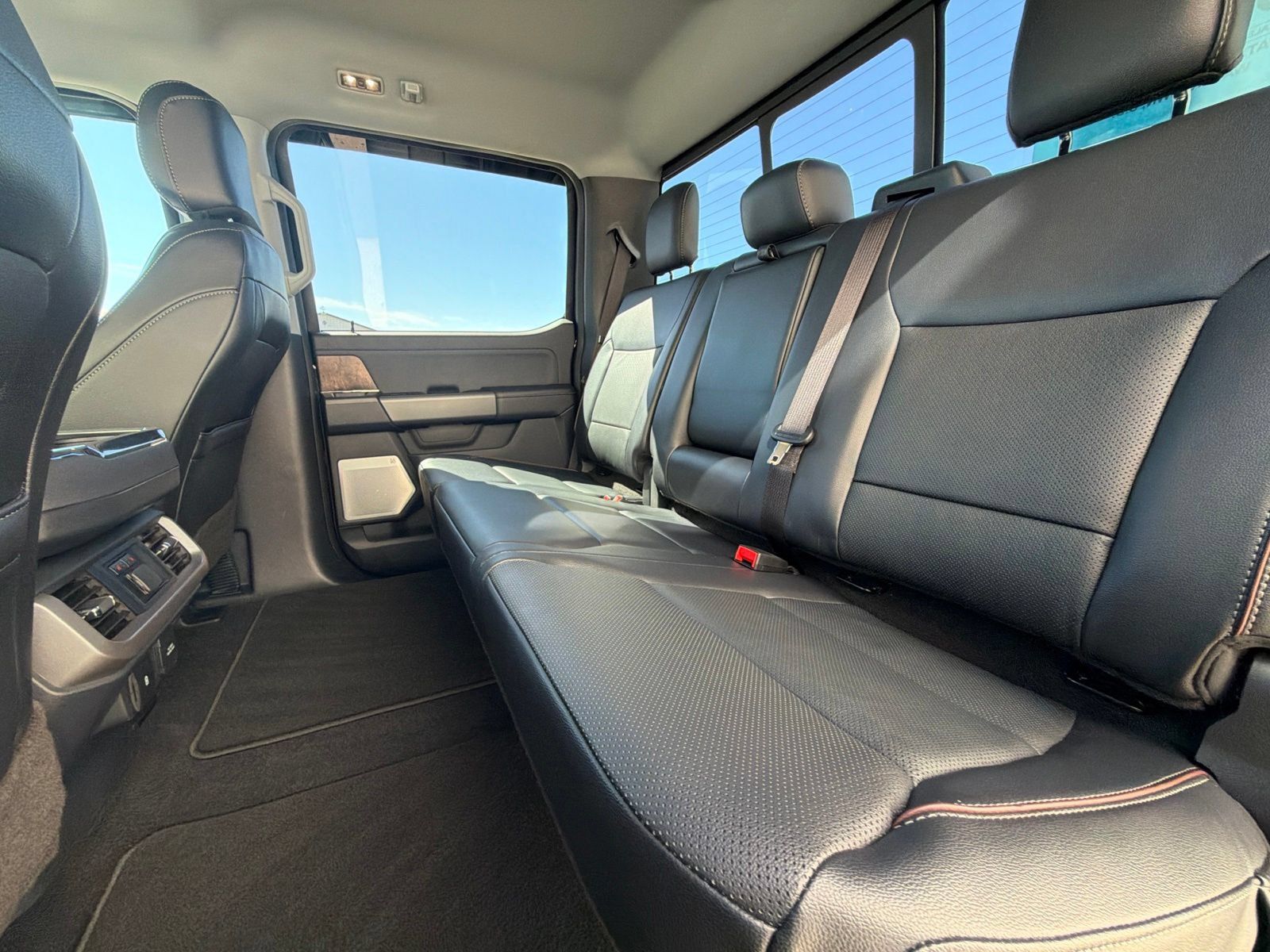 Used 2023 Ford F150 Lariat w/ Equipment Group 502A High AWD/4WD image 13