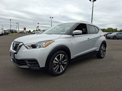 Certified 2020 Nissan Kicks SV image 3