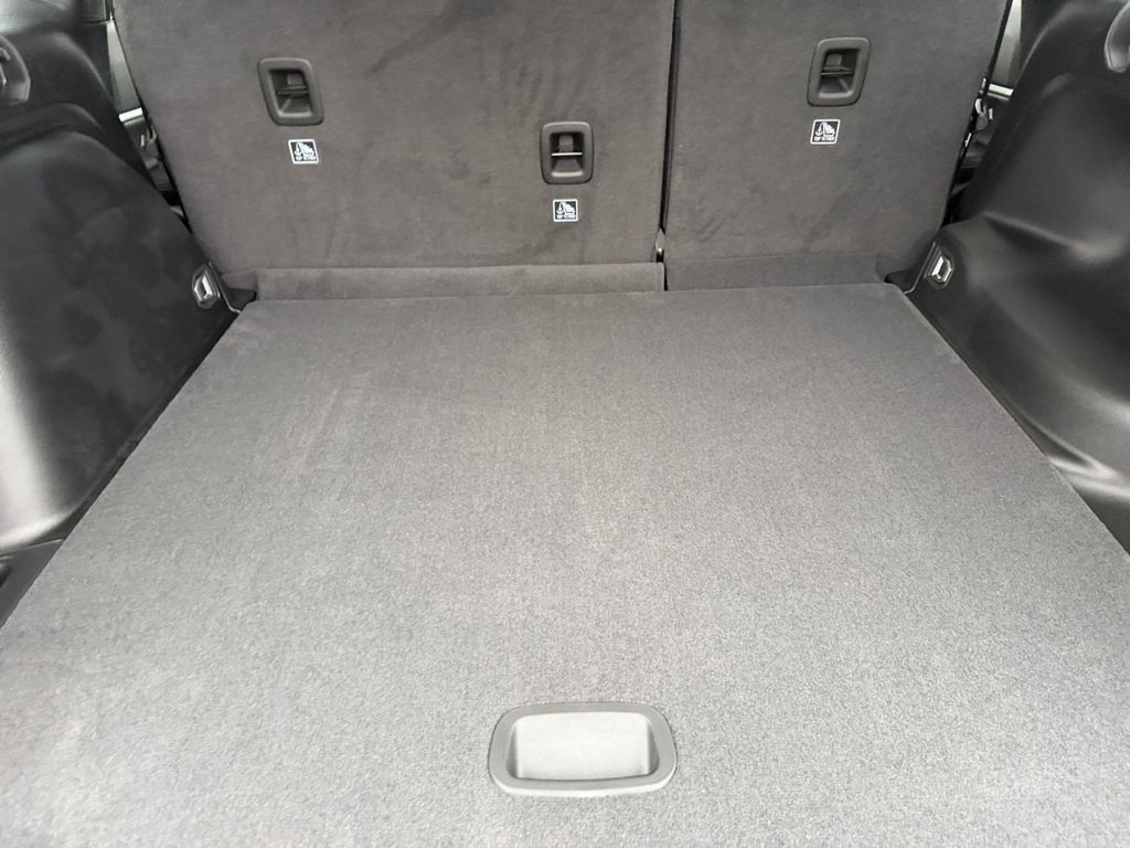 New 2026 Jeep Grand Cherokee Altitude AWD/4WD image 17