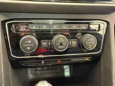 Used 2020 Volkswagen Atlas Cross Sport SEL R-Line image 19