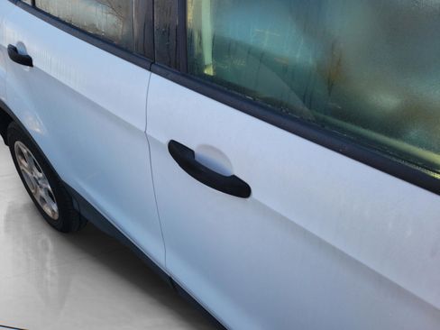 Used 2017 Ford Escape S image 5