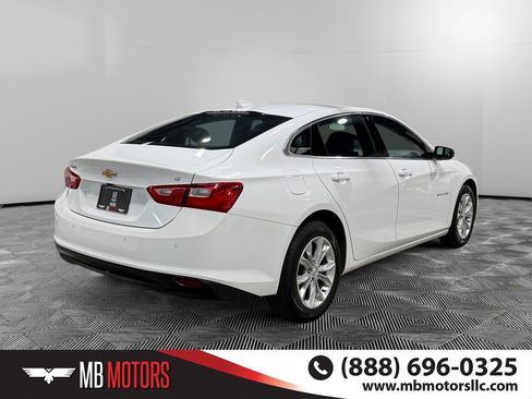 Used 2024 Chevrolet Malibu LT image 3