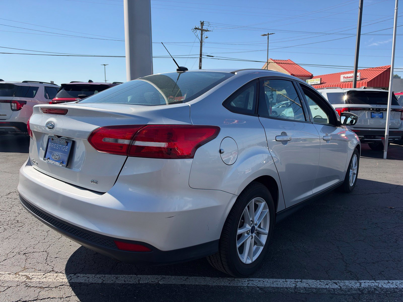 Used 2018 Ford Focus SE FWD image 5