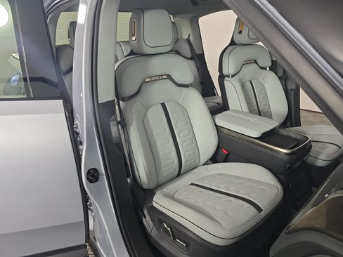 Used 2023 Rivian R1T Adventure AWD/4WD image 23
