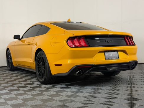 Used 2022 Ford Mustang Coupe RWD image 3