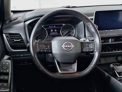 Used 2025 Nissan Rogue SV AWD/4WD image 18