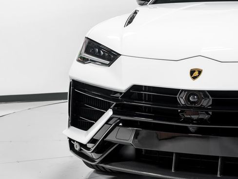 Used 2024 Lamborghini Urus Performante AWD/4WD image 45