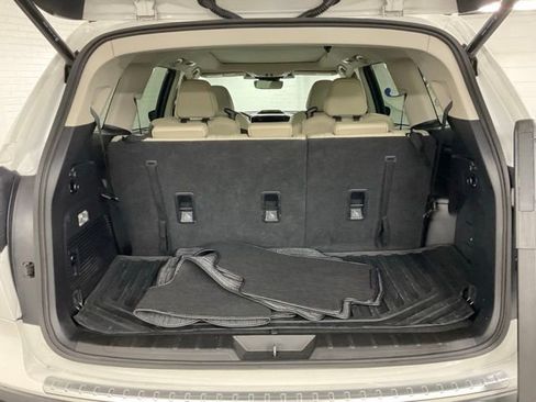 Used 2024 Subaru Ascent Limited w/ Technology Package AWD/4WD image 9