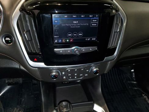Used 2020 Chevrolet Traverse LS image 18