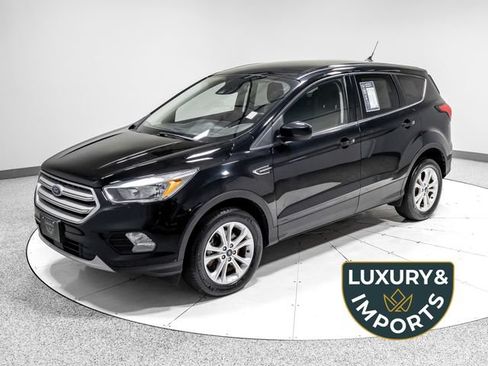 Used 2019 Ford Escape SE AWD/4WD image 1