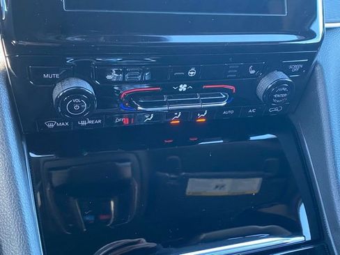 New 2025 Jeep Grand Cherokee Altitude AWD/4WD image 21