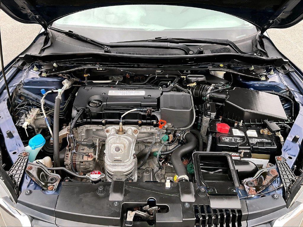 Used 2015 Honda Accord EX image 29
