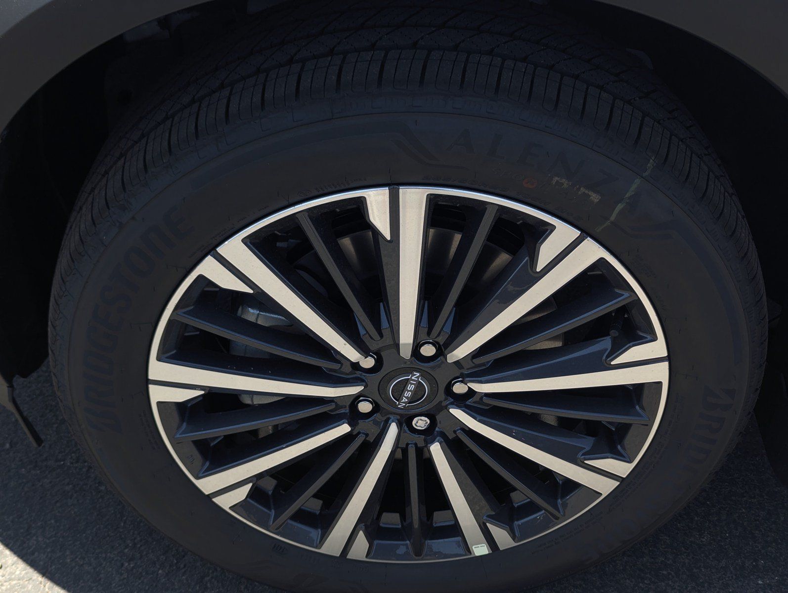 New 2026 Nissan Pathfinder Platinum w/ Accent Package FWD image 7
