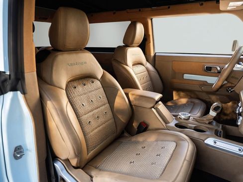 Used 2025 Ford Bronco Badlands image 19