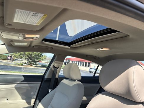 Used 2017 Hyundai Elantra Value Edition image 27