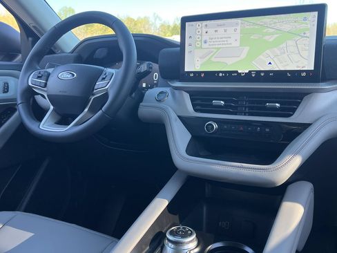 New 2026 Ford Explorer Active w/ Active Comfort Package RWD image 3