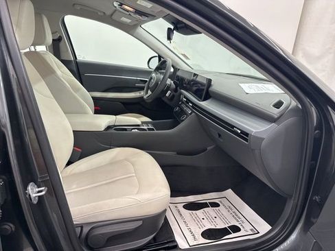 Used 2025 Hyundai Sonata SEL FWD image 15
