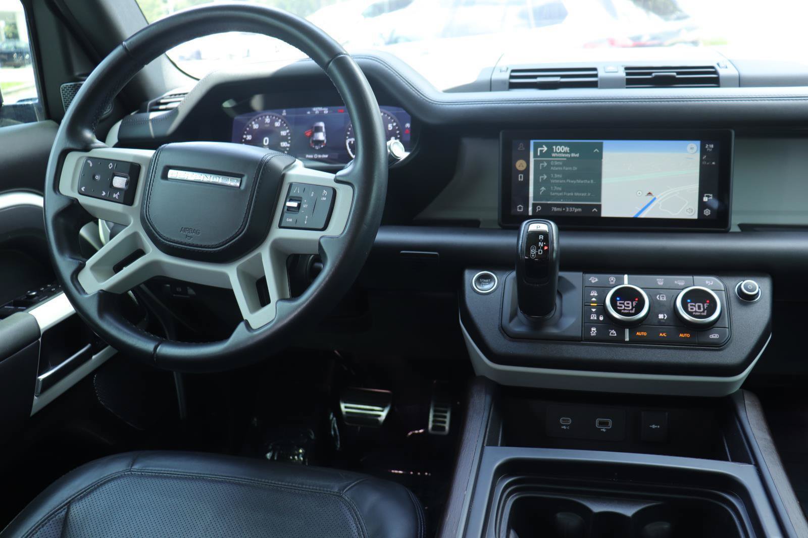 Used 2020 Land Rover Defender 110 HSE AWD/4WD image 25