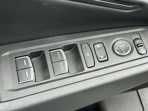 Certified 2023 Honda Accord EX image 12