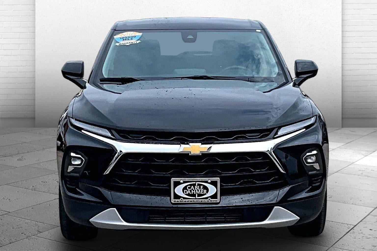 Used 2025 Chevrolet Blazer LT AWD/4WD image 2