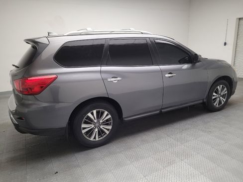 Used 2019 Nissan Pathfinder SL w/ Cargo Package FWD image 10